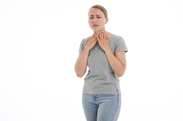 5 formas rápidas de aliviar el dolor de garganta