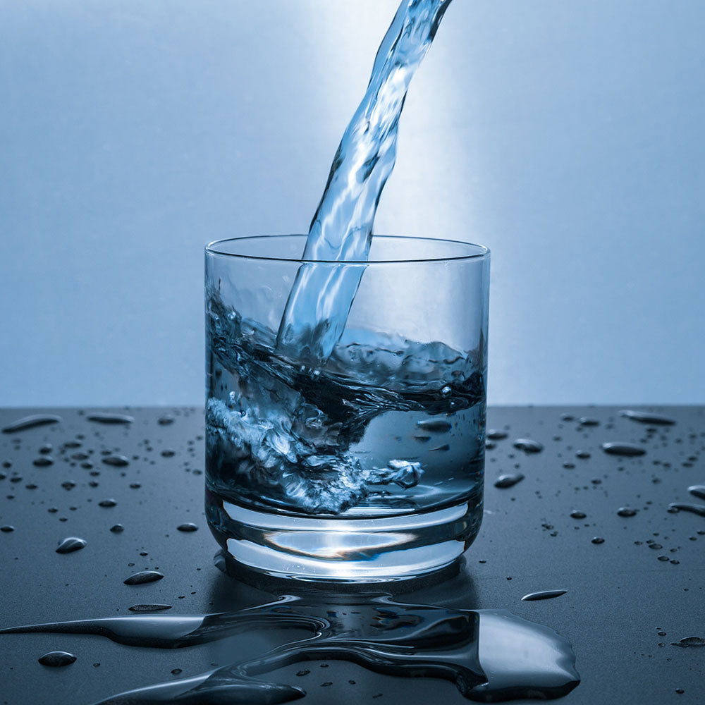 5 razones por las que necesitas beber agua